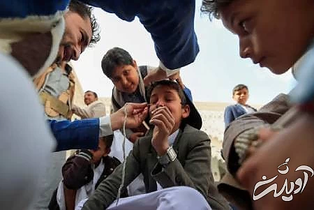 سنت سرمه کشیدن به چشم در ماه رمضان در شهر صنعا یمن/ خبرگزاری فرانسه عکسهای جالب,عکسهای جذاب,سرمه کشیدن